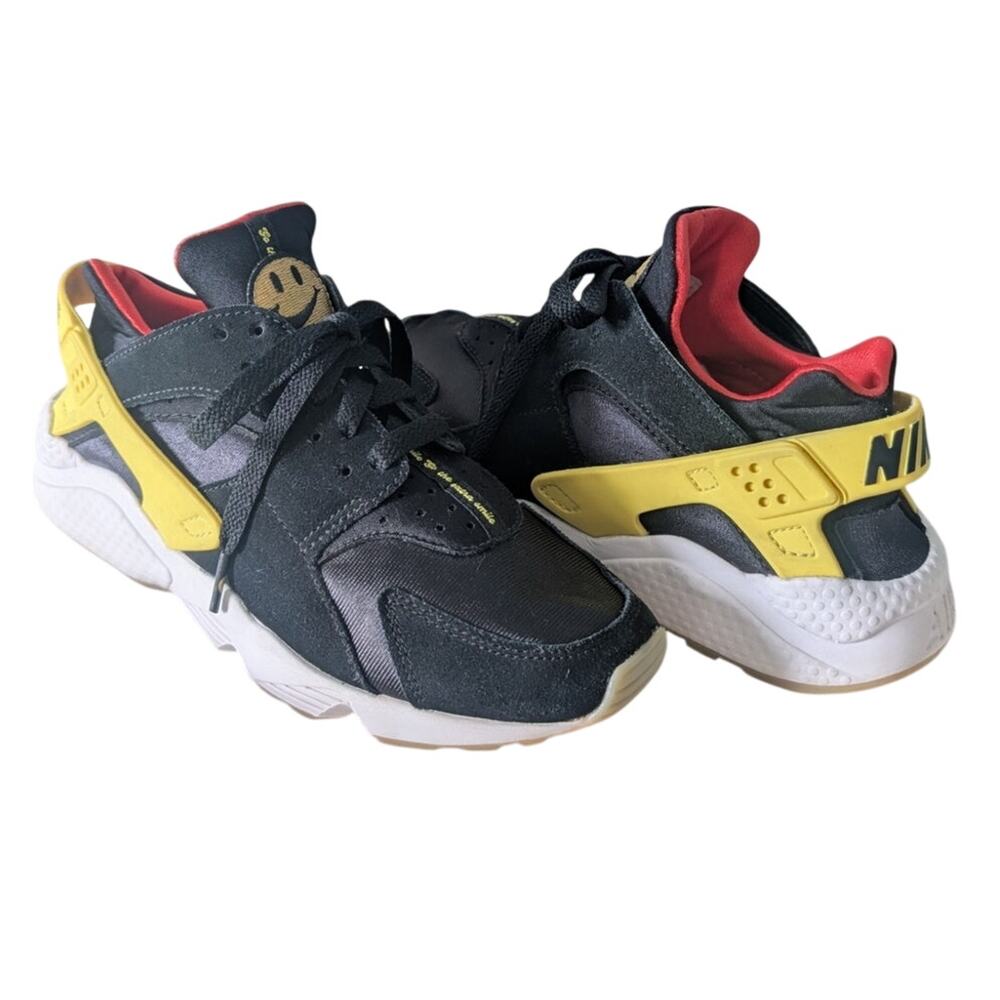 Nike Air Huarache "Go The Extra Smile" Womens size 6.5